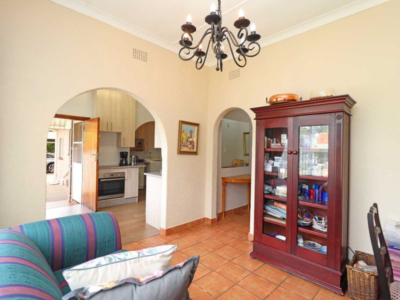 Well Maintained 3 Bedroom with pool and lapa (Offers Welcome) - Photo 9