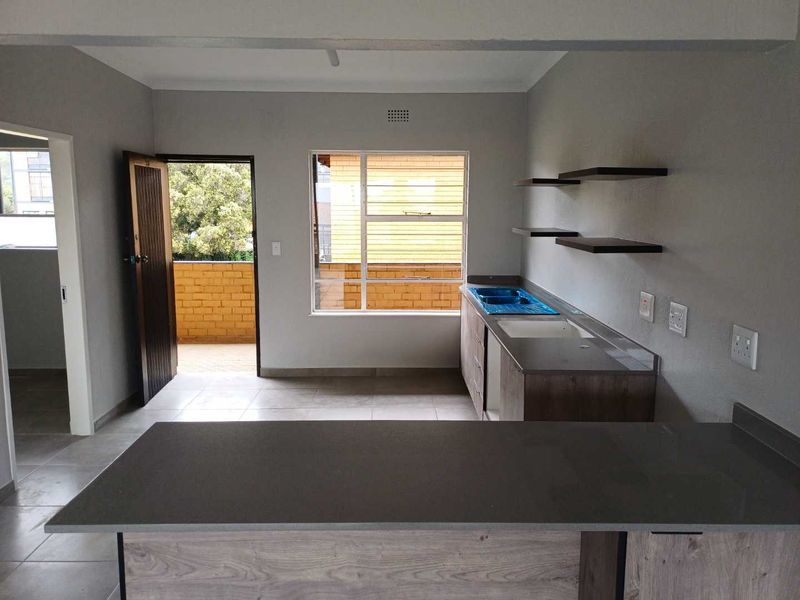 Newly Renovated 2-Bedroom, 1-Bathroom Unit - Photo 5