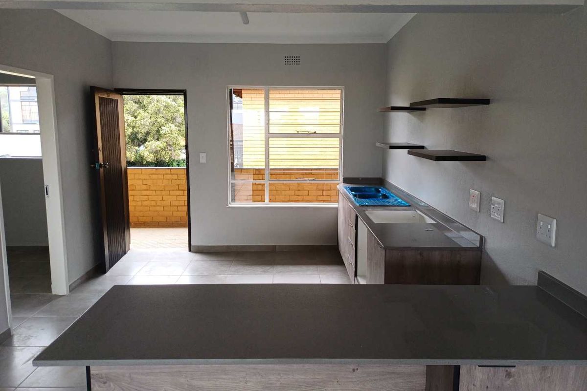 Newly Renovated 2-Bedroom, 1-Bathroom Unit - Photo 5