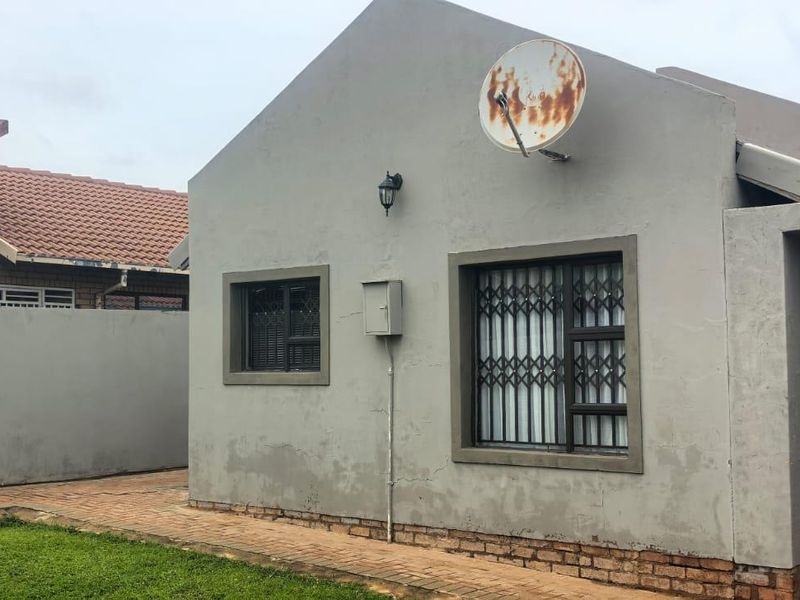 3 bedrooms house for sale in Soshanguve UU - Photo 2