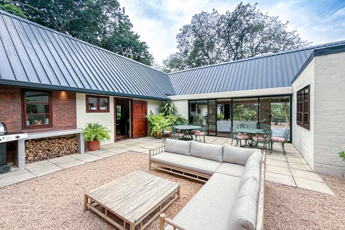 Luxury 5-Bed Historic Farmhouse, Simbithi Eco Estate - Sleeps 12! - Photo 2