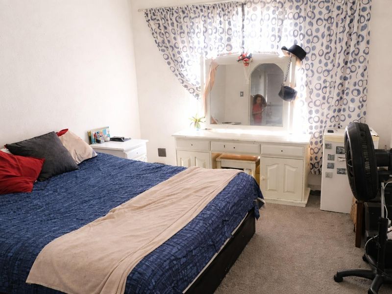 Close to schools and spar - Photo 5