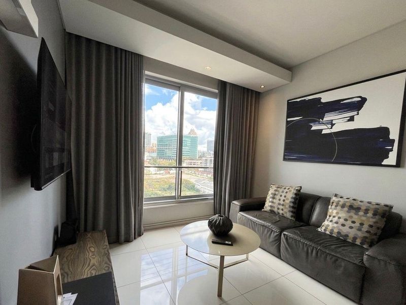 FULLY FURNISHED APARTMENT AT THE CAPITAL AVAILABLE - Photo 6