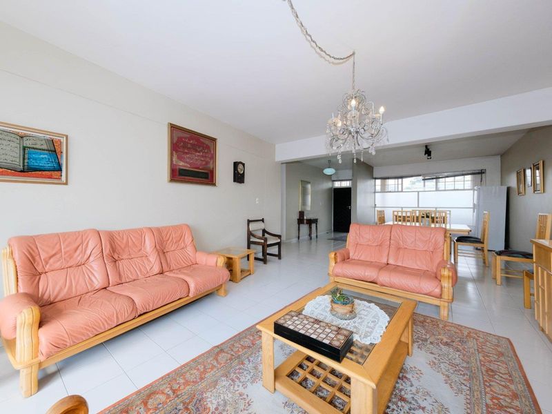 Exciting new find in this sought after complex Chartwell! - Photo 5