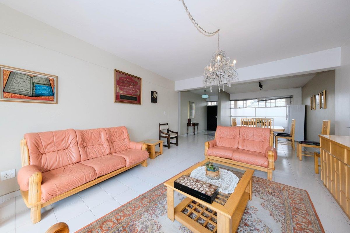 Exciting new find in this sought after complex Chartwell! - Photo 5