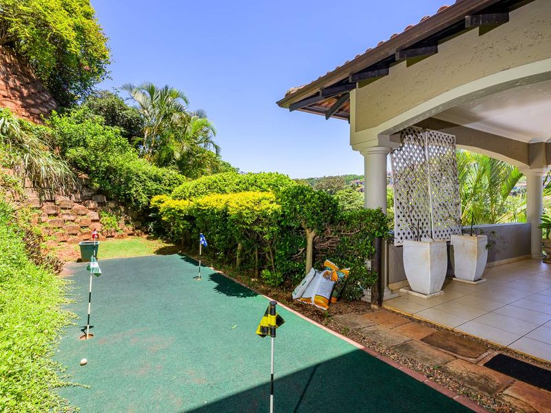 Beautiful Modernized 3-Bedroom Townhouse in Prime La Lucia!! - Photo 10