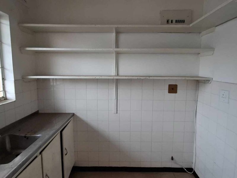 Affordable Office Space in a Central, Prestigious Locale - Photo 6