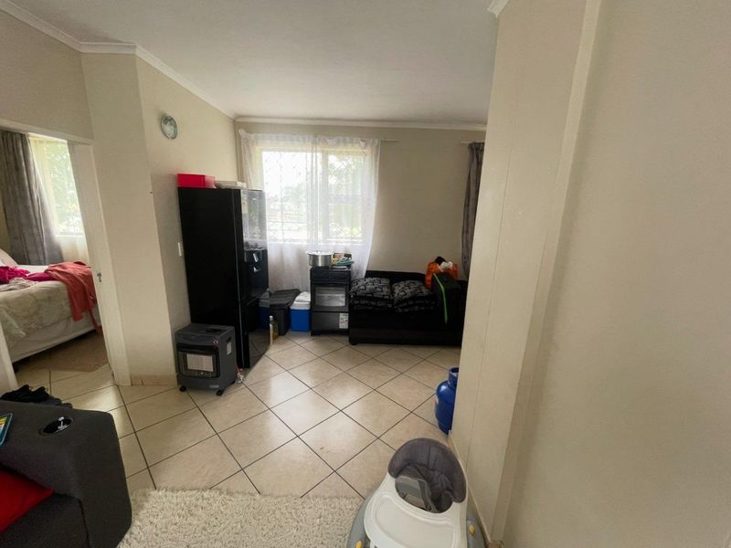 Two bedroom apartment for sale in Madadeni - Photo 3