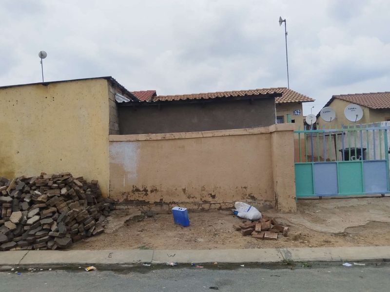 property for sale in Olievenhoutbosch for investors - Photo 2