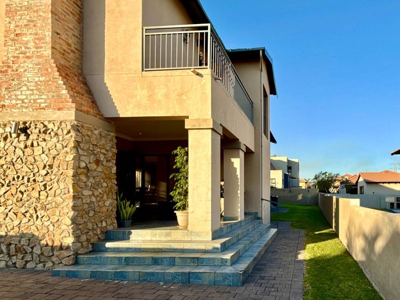 THE ULTIMATE FAMILY HAVEN AND INVESTMENT GOLDMINE! - Photo 5