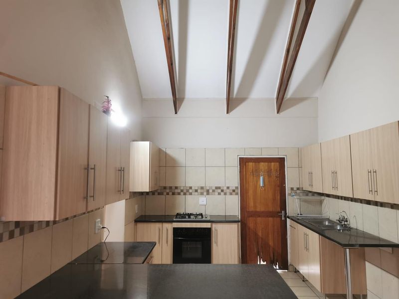 House with a view for sale - Photo 6