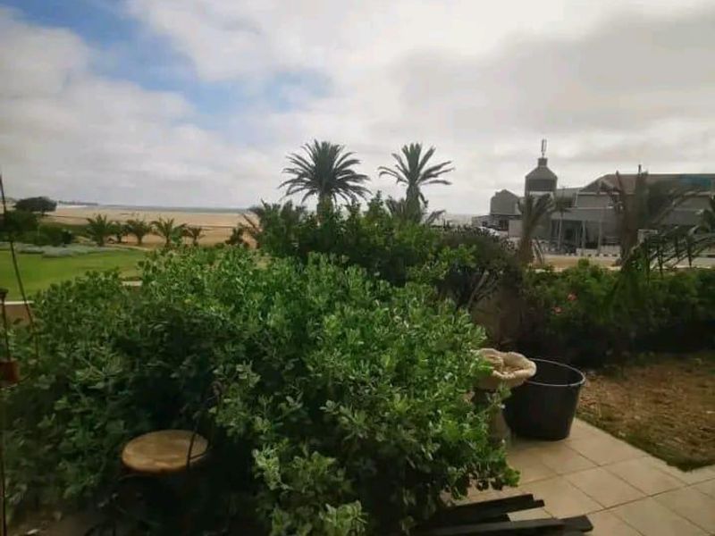 Beautiful 5 Bedroom House with 5 Bathrooms in Swakopmund , Waterfront - Photo 3