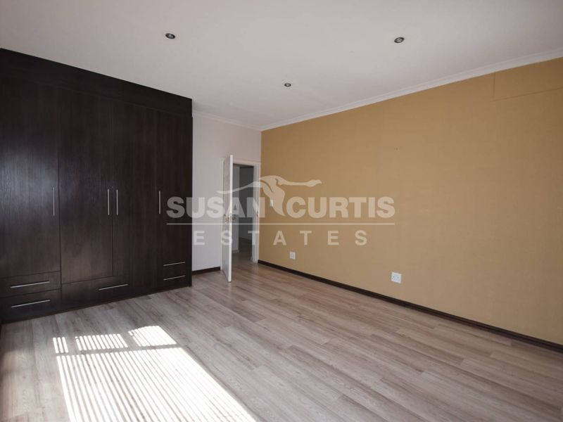 3 Bedroom Penthouse - Photo 6