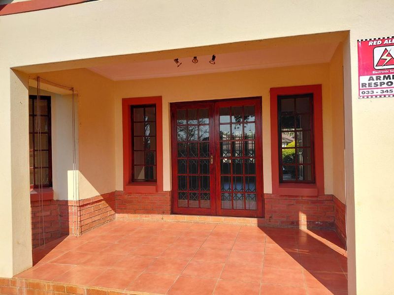 3 BEDROOM TOWNHOUSE IN LINCOLN MEADE FOR RENT - Photo 5