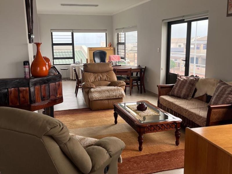 Must have spacious, well-built seaview family house in Sun Bay, Henties Bay - Photo 7