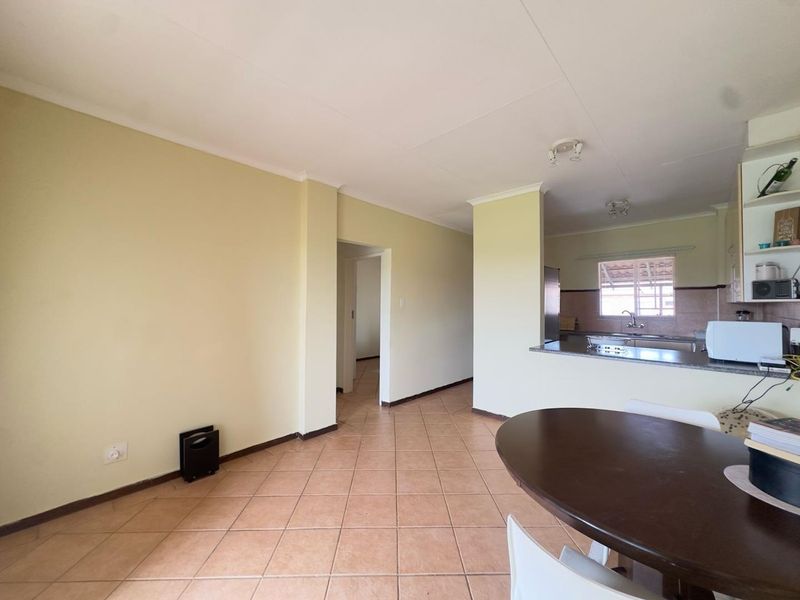 2 Bedroom Townhouse with a Balcony - Photo 10