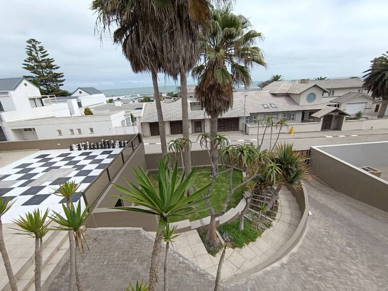**Luxurious Double-Storey Mansion with Stunning Sea Views** - Photo 8