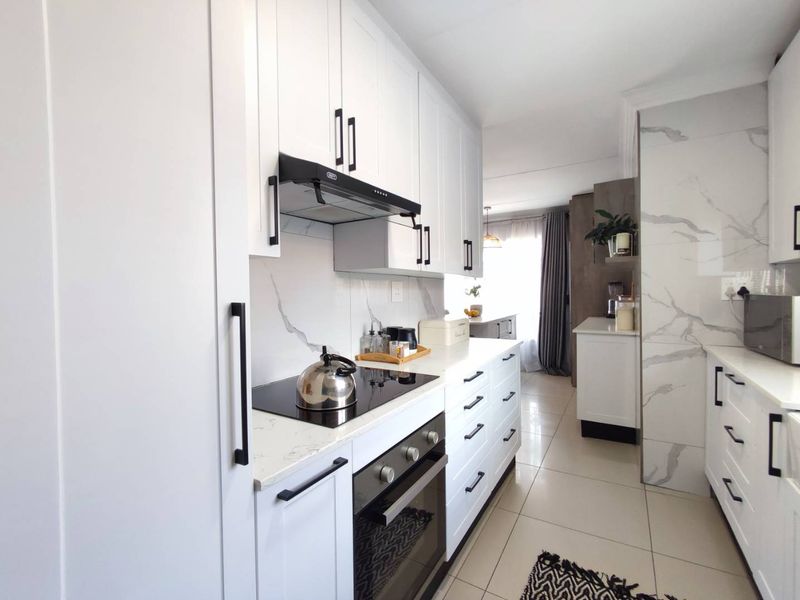 3 Bedroom House  for Sale in Cosmo City - Photo 4