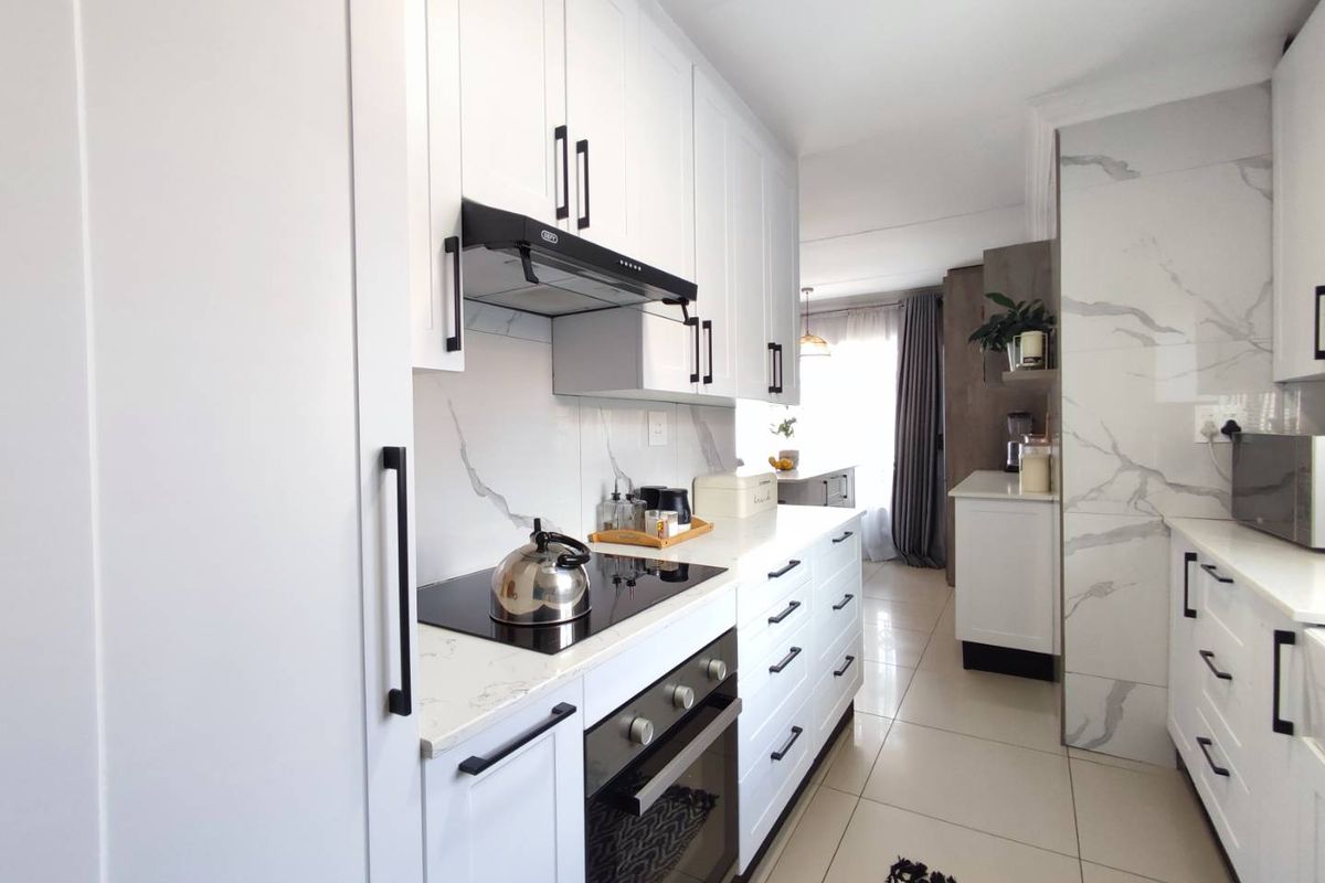 3 Bedroom House  for Sale in Cosmo City - Photo 4