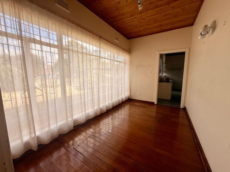 5 bedroom house for rental in vryheid - Photo 9