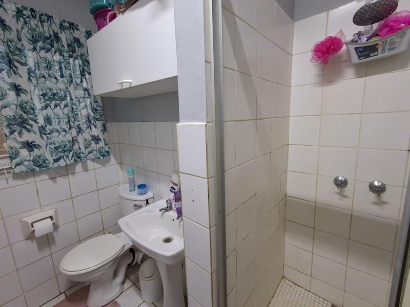 Cozy house in West Acres for sale - Photo 9