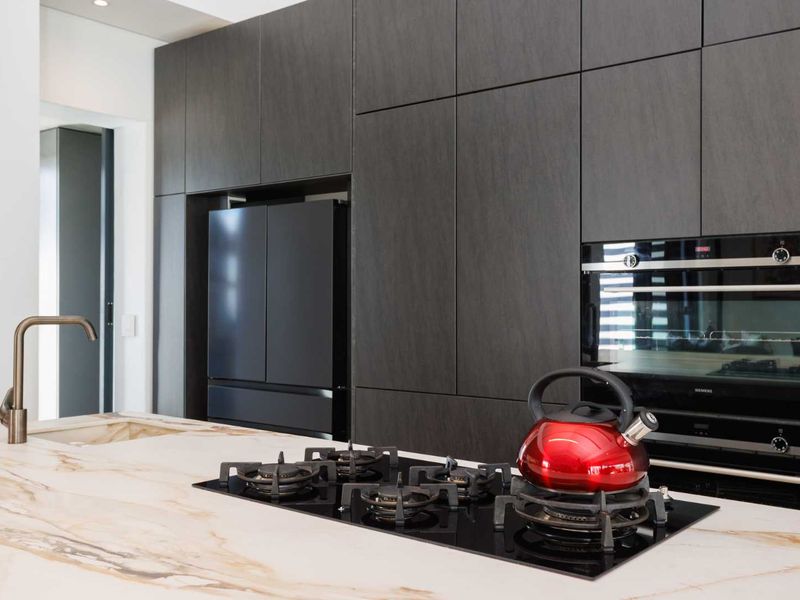 Exceptional Five-Bedroom Furnished Home to Rent in La Vue Neighbourhood on Val de Vie Estate - Photo 9