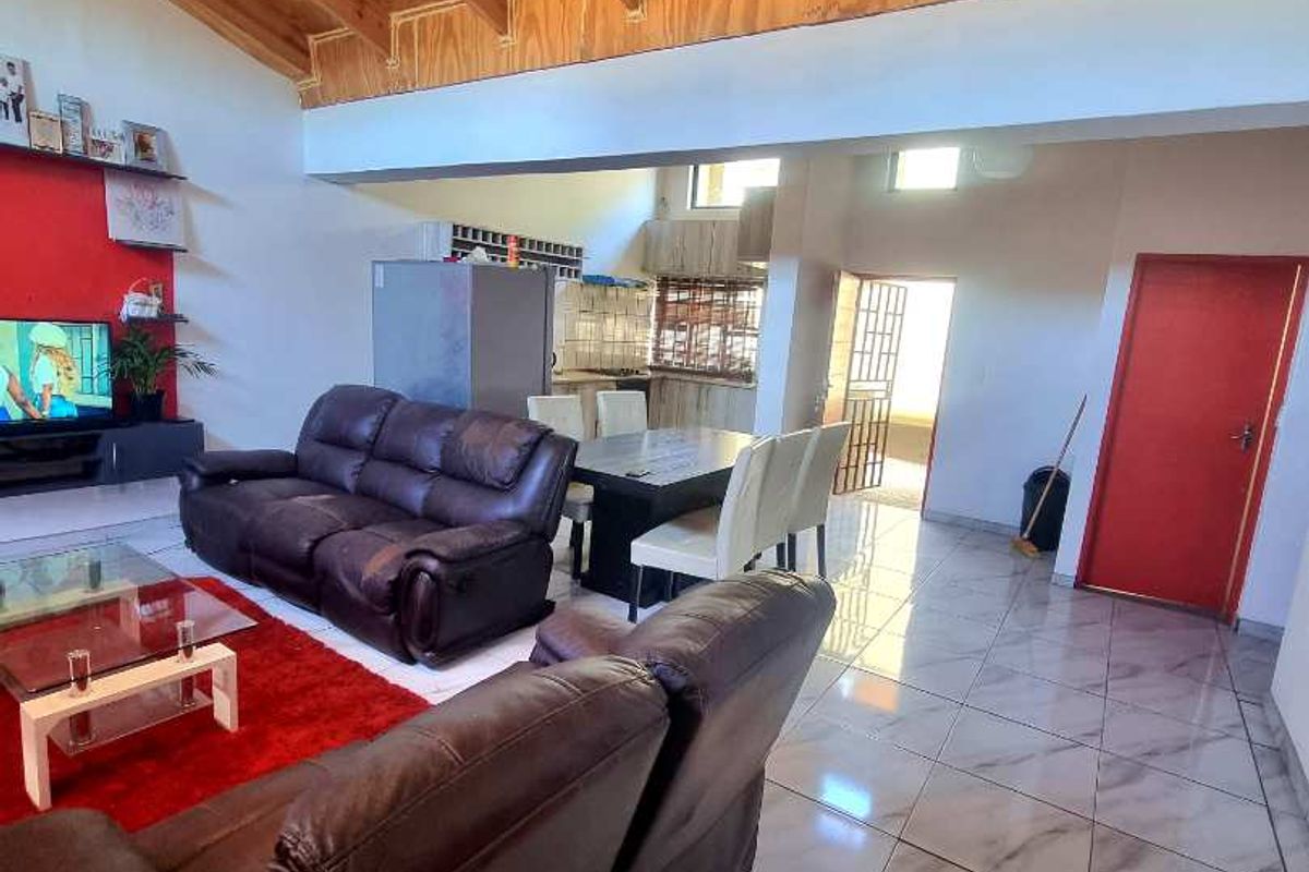 TOWNHOUSE FOR SALE - Photo 2