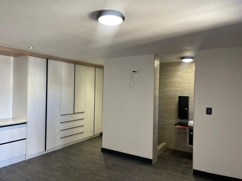 Lavish Mansion for Sale in Auasblick - Photo 4