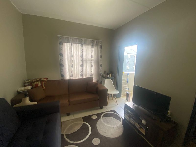 Make It Yours: Inviting 1-Bedroom with Secure Living - Photo 6