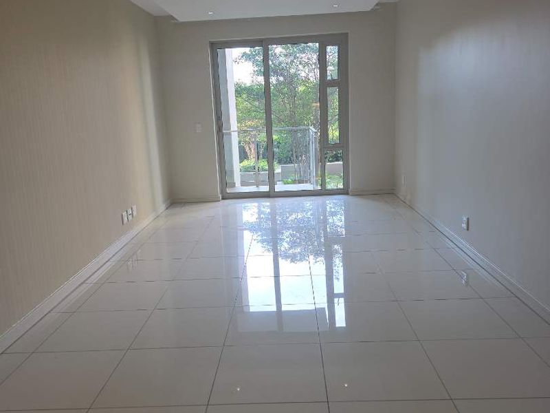 STUPENDOUS 2 BED ULTRA MODERN APARTMENT IN THE ICONIC TYRWHITT COMPLEX - Photo 3