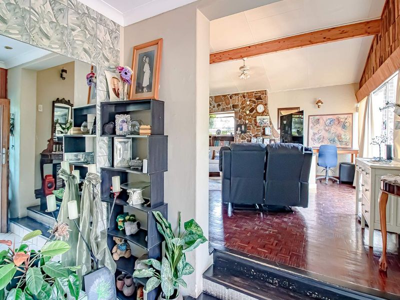 Charm and Possibility... - Photo 7