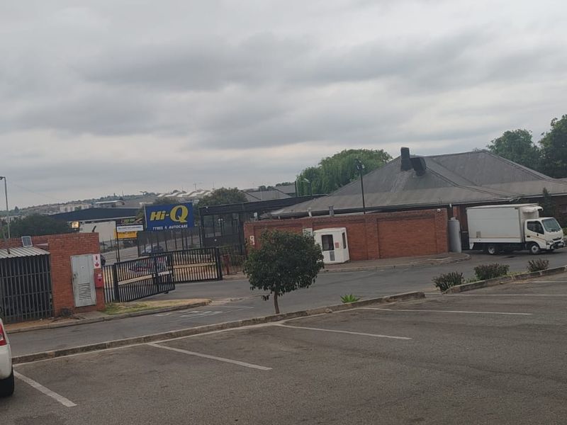 Rev Up Your Business in Vibrant Halfway House! - Photo 3