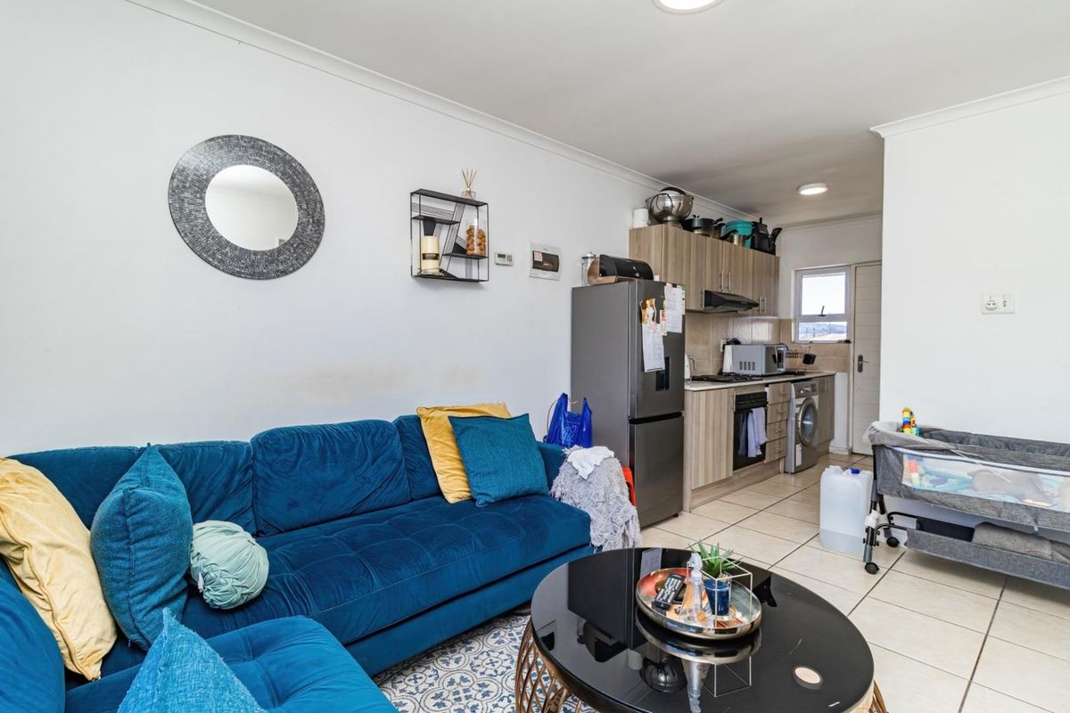 Top-Floor Gem: A Bright and Modern Investment Opportunity! - Photo 5