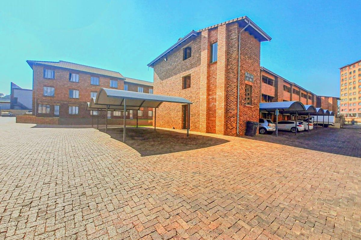 Well maintained ground floor Unit for first time home buyers - Photo 3