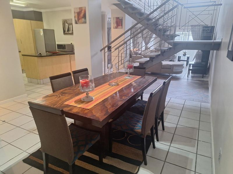 STUPENDOUS FULLY FURNISHED 3 BED APARTMENT IN THE ICONIC COMPLEX 77 GRAYSTON - Photo 7
