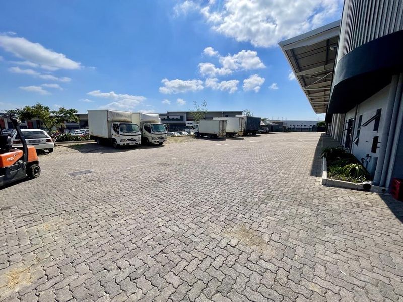 Premium 1,500 sqm Warehouse To Let – Cornubia - Photo 8