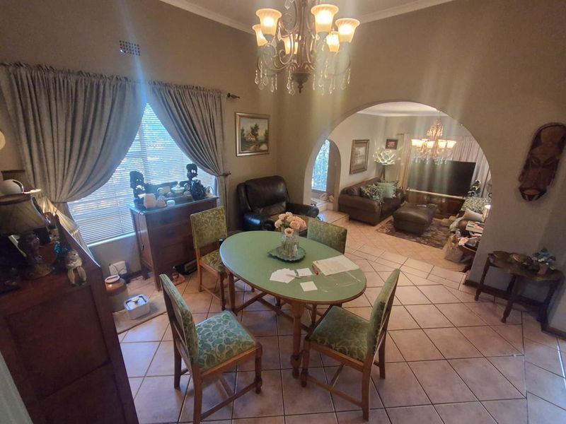 MODERN FAMILY LIVING WITH INCOME-GENERATING POTENTIAL IN MULBARTON - Photo 5