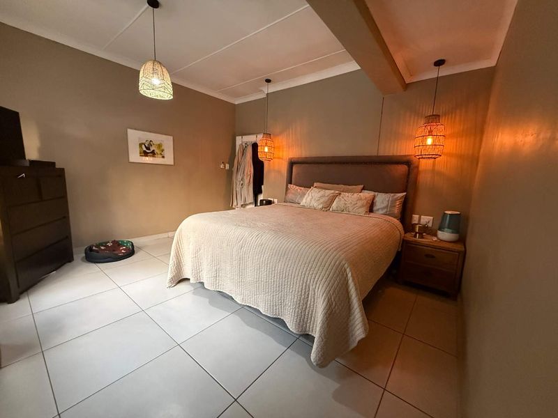 3 Bed, 2.5 bath family home in Queenswood Ext 2 - Photo 6