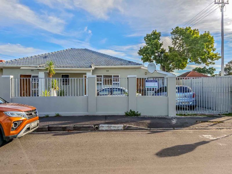 Fully Tenanted Investment Property | 8 Bedrooms | ±R40,000 p/m Rental Income | Prime Location - Photo 3