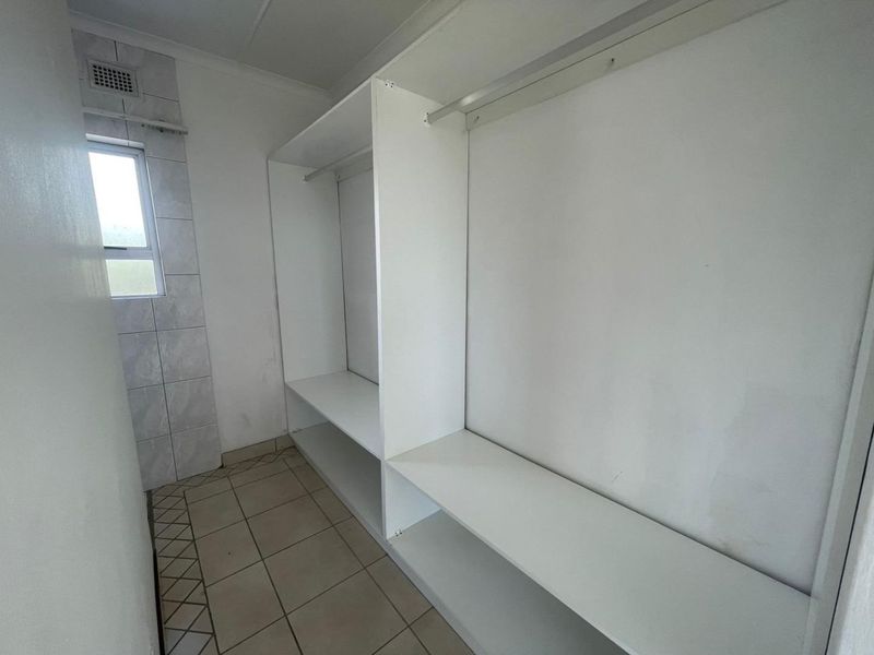 4 bedroom Duplex - Photo 3