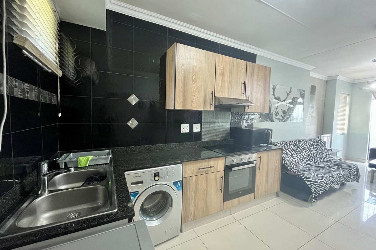 Hendra - Renovated 2 bedroom apartment, Great starter home ! - Photo 3