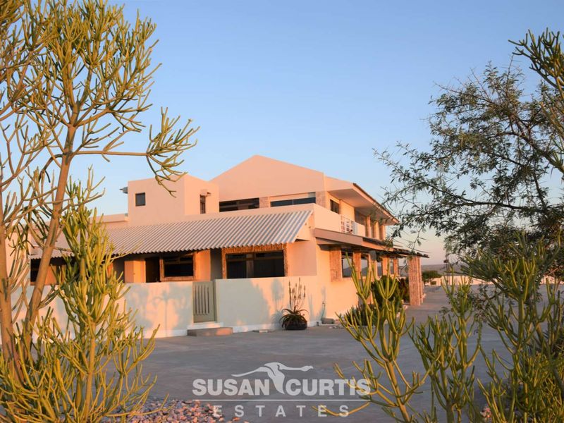 Lovely Family Outdoor Living - Photo 2