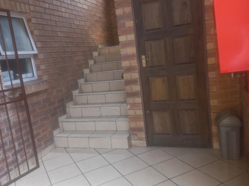 2 bedroom apartment in Kempton Park - Photo 10