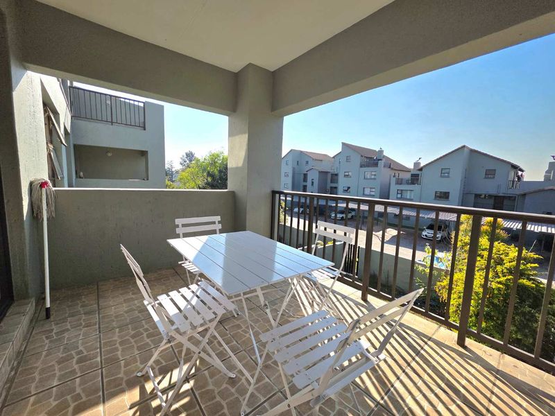 2 Bedroom Apartment / Loft in Paulshof - Photo 7