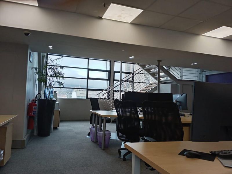 Centrally Located 534sqm Office with Security & Fiber - Photo 8