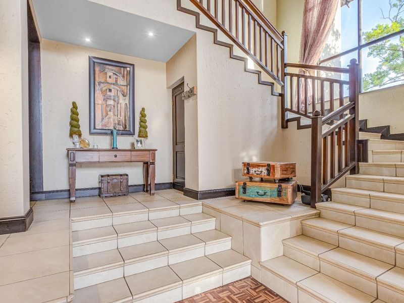 Breathtaking balinese – inspired residence - Photo 7