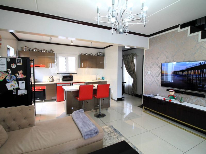 Charming Three Bedroom Family Home in Excellent Estate - Photo 3