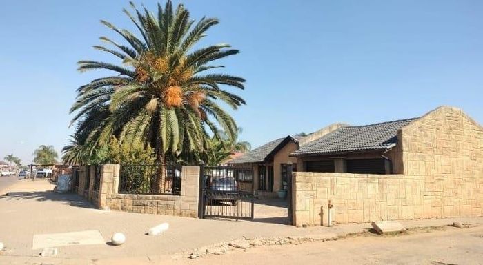 Property #2465217, House For Sale in Mamelodi East