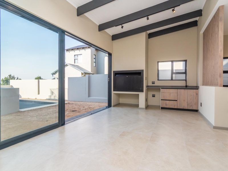 Beautiful family home waiting for you - Photo 3