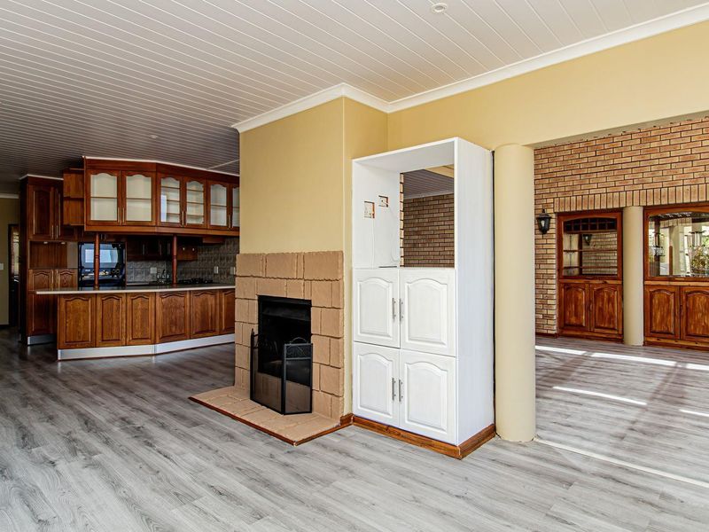 CHARMING APPEAL ENDLESS POSSIBILITIES - PRICED TO SELL FAST! - Photo 5